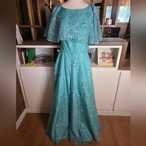 Elegant 70s Vintage Floral Maxi Dress with Capelet